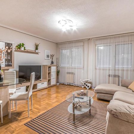 Stunning Apartment In Gijon With Wifi Εξωτερικό φωτογραφία