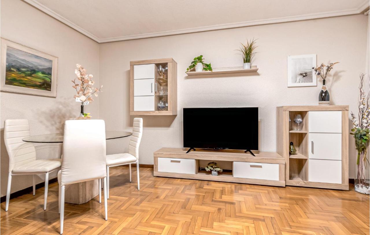 Stunning Apartment In Gijon With Wifi Εξωτερικό φωτογραφία