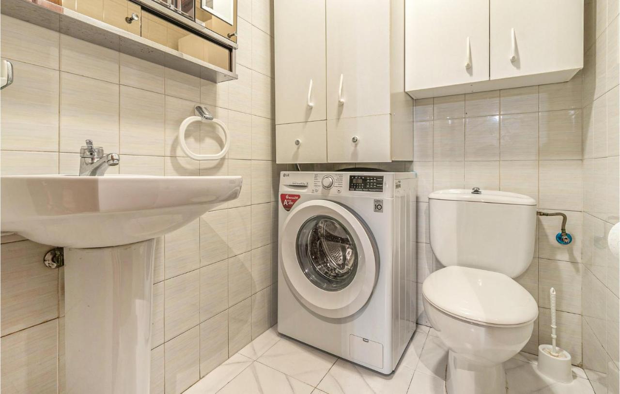 Stunning Apartment In Gijon With Wifi Εξωτερικό φωτογραφία