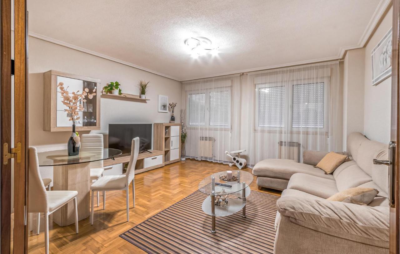 Stunning Apartment In Gijon With Wifi Εξωτερικό φωτογραφία